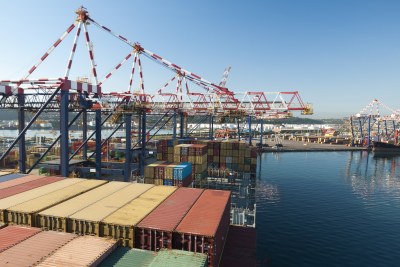 Parmi les pays frappés par ce que le président américain Donald Trump appelle des droits de douane « réciproques » figurent 20 pays d'Afrique. Une grande partie du commerce du continent avec les États-Unis passe par Durban, en Afrique du Sud, le terminal maritime le plus grand et le plus fréquenté d'Afrique subsaharienne et le deuxième plus grand port à conteneurs d'Afrique.