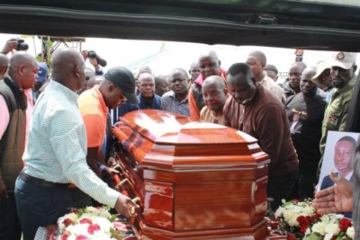 Le corps du député de Kasipul, Charles Ong'ondo Were, est arrivé dans le comté de Homa Bay avant son enterrement prévu le 9 mai à son domicile de Karabok, dans le Kasipul central.